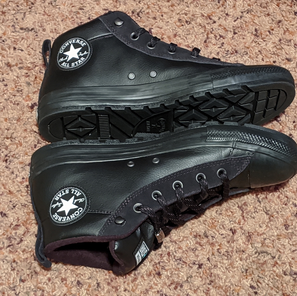 Converse boot/sneaker 9.5